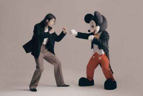 李栋旭的跳脱造型又来了!