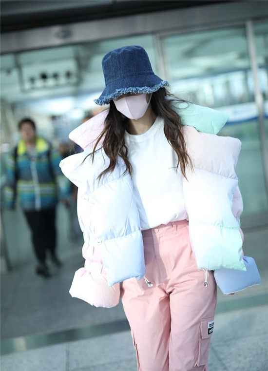 Angelababy太美了 “棉花糖”能拿来当外套？