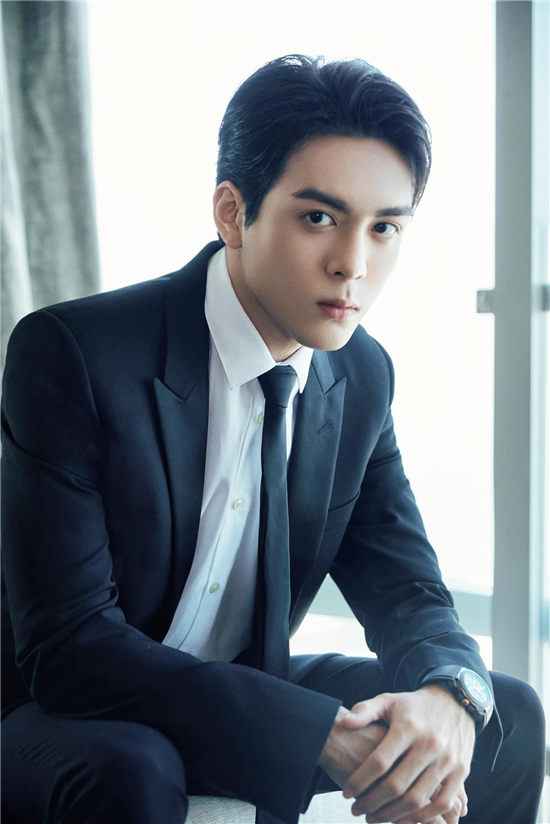 1574221868201836.jpg 曾舜晞出席金鸡奖开幕式