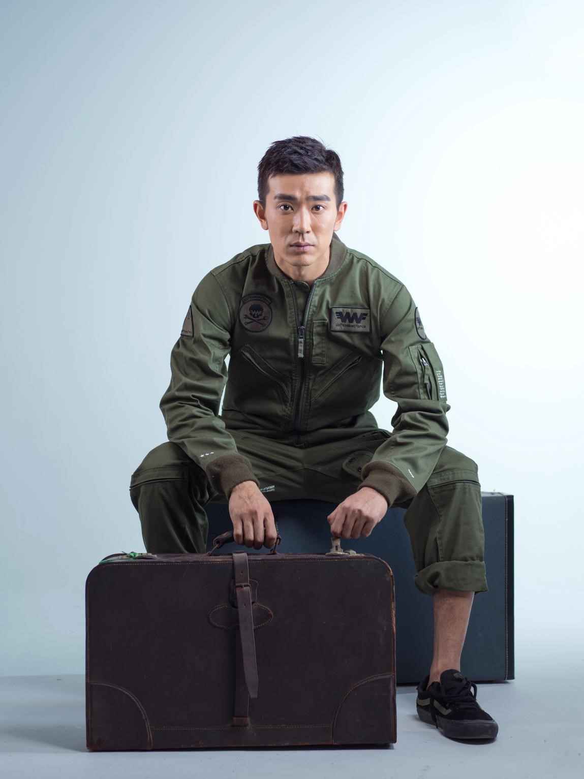 李岷城《空降利刃》分饰两角收获好评 用心演绎每一个脚色