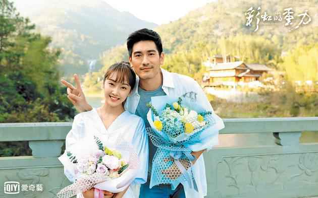 宣璐新剧与高以翔张亮锦荣搭档 满屏都是大长腿男神