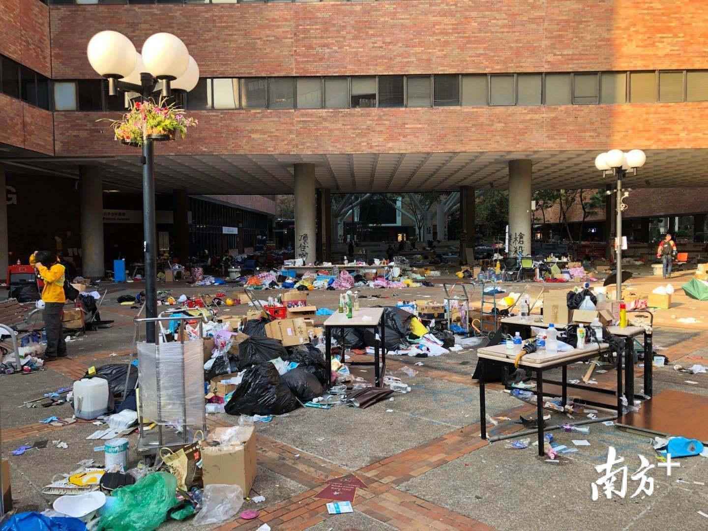 南方+直击|触目惊心！暴力漩涡中的香港理工大学