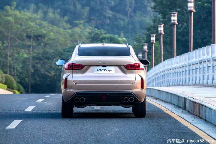 首款自主轿跑SUV，20万的售价50万级配置，年轻人不二之选