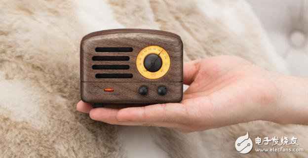 长虹CC潮TV和猫王收音机的复古家产美学 谁更胜一筹