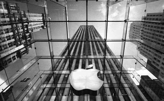 iPhoneXR贬价 日本运营商仅卖1555元 APP Store还被告状