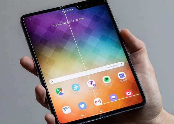 5G iPhone或于2020上市 三星折叠屏手机存缺陷