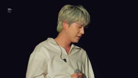 头条最新消息:圭贤演唱《Breathe》想起好兄弟钟铉不断哽咽