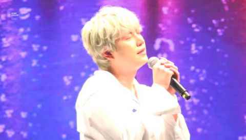 头条最新消息:圭贤演唱《Breathe》想起好兄弟钟铉不断哽咽