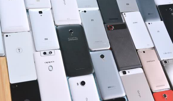 热文:iphonexs值得购置吗? 信号差是硬伤 旗舰机不必然比千元机好