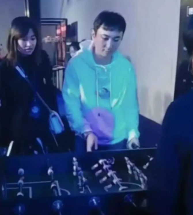 今日热点:王思聪被打消限令后首现身