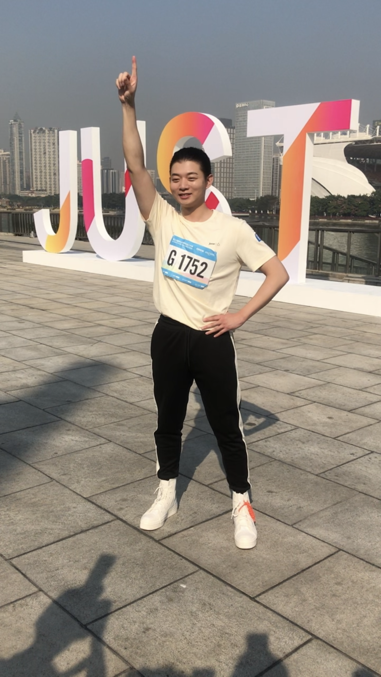 霍尊称跟父亲火风见面少：一年才见一次