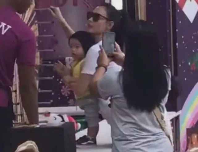 张柏芝不惧偷拍带小儿子逛街 终极真面目曝光