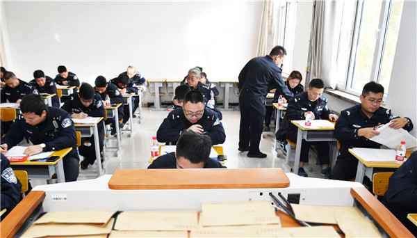 北京6000余民警介入高级法律资格测验 为积年人数最多 北京6000余民警介入高级法律资格测验 为积年人数最多