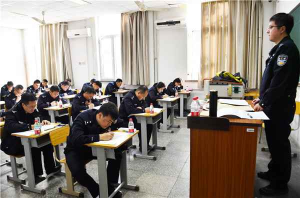 北京6000余民警介入高级法律资格测验 为积年人数最多 北京6000余民警介入高级法律资格测验 为积年人数最多
