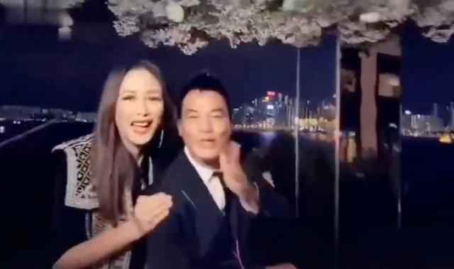 经纪人晒任达华事情照 受伤右手已不见伤痕