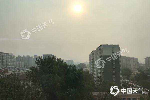 北京本日雷阵雨大风扰出行 下周热意足最高温或达32℃ 北京本日雷阵雨大风扰出行 下周热意足最高温或达32℃