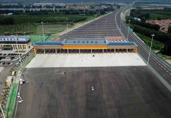 北京:清明高速免费通行 本周末交通压力大 北京:清明高速免费通行 本周末交通压力大