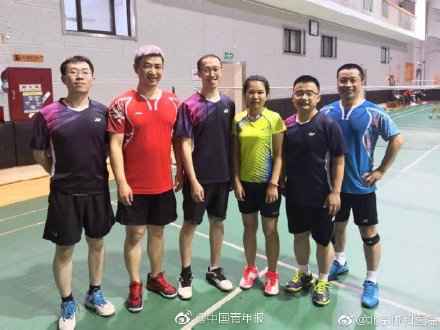 北京东单体育馆内六位协和大夫抢救猝死男性 北京东单体育馆内六位协和大夫抢救猝死男性