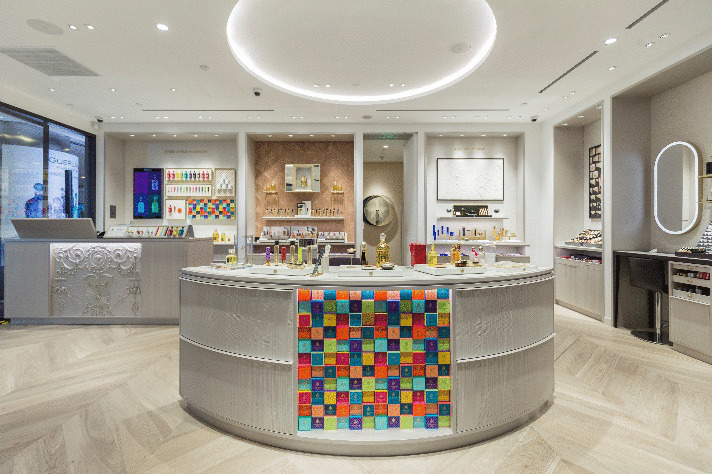 传承百年香氛，品优雅 LAN香水 法国娇兰携品牌密友杨澜谨慎揭幕北京首家佳构店