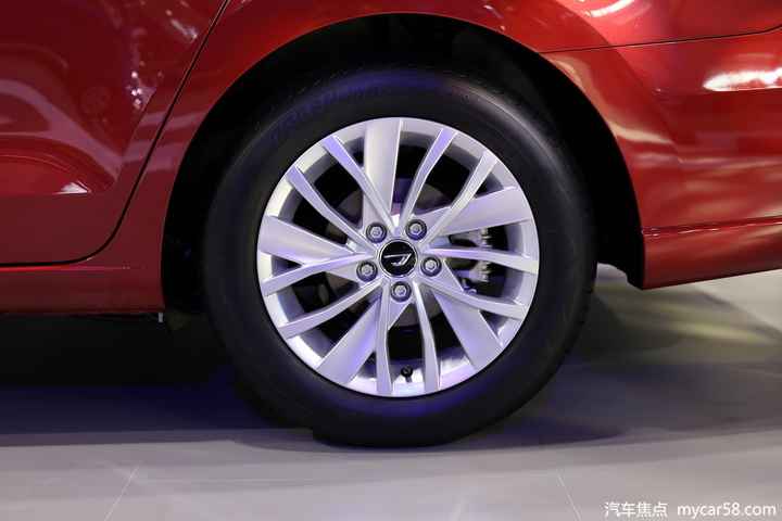 6.58万起！面向年轻人的德系家轿，实拍捷达VA3