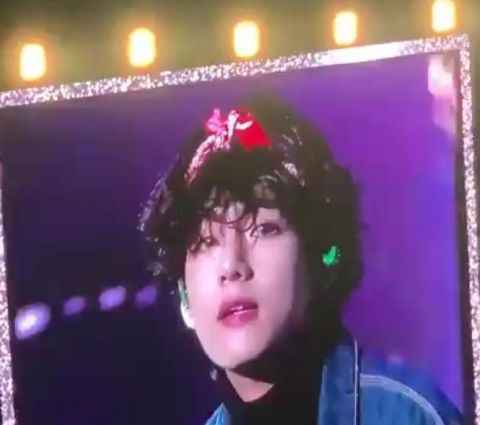 BTS防弹少年团V超复古卷发造型！
