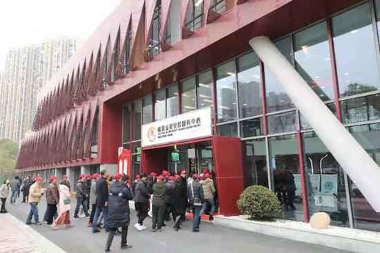 由“破”转“立”：观产城融合半山“蝶变”