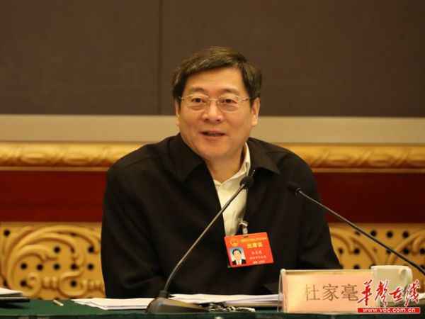 杜家毫：确保湘西坚苦群众过年吃上腊肉