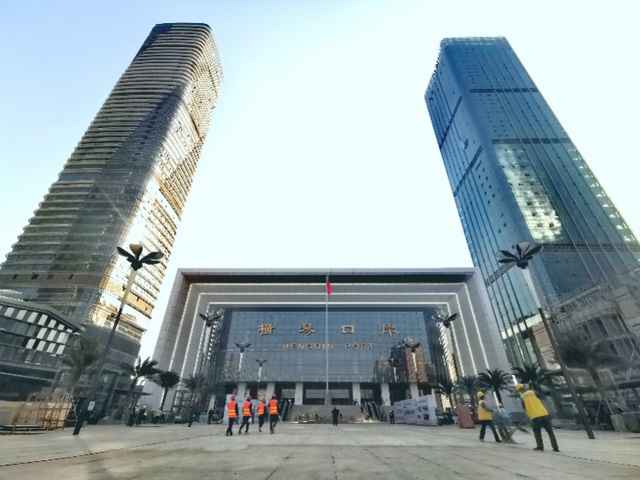 最新!探营横琴新“国门”:5米三道门,1分钟可从珠海到澳门