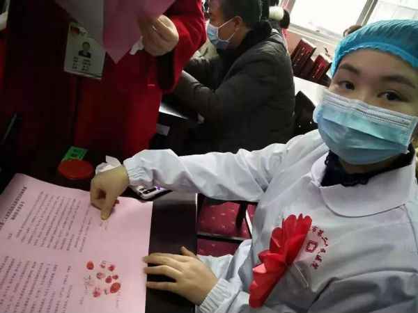 【抗击疫情伉俪档（一）】 你勇往直前驰援湖北疫区，我一步不退守护故里平安