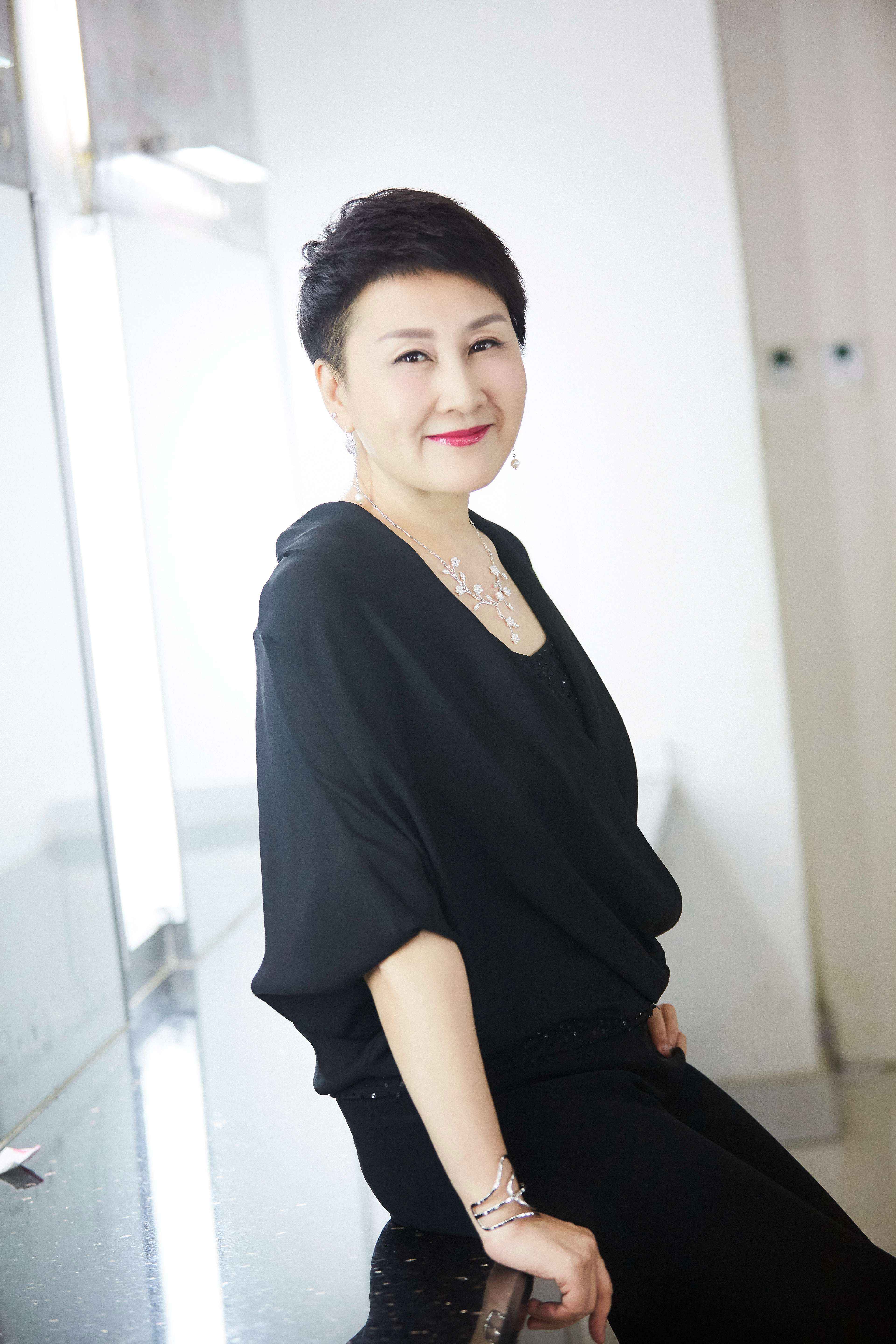 实力派！张凯丽《完美干系》收官 霸气大佬形象狂圈粉