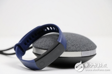 手环你选华为荣耀手环照旧小米手环 比拟一下谁是腕上新宠