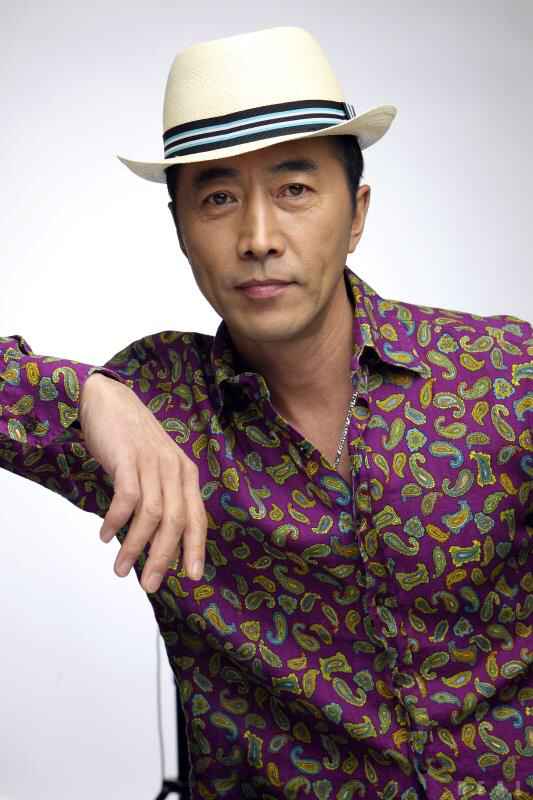 《南边有乔木》热播，老戏骨郑晓宁变身爱情专家