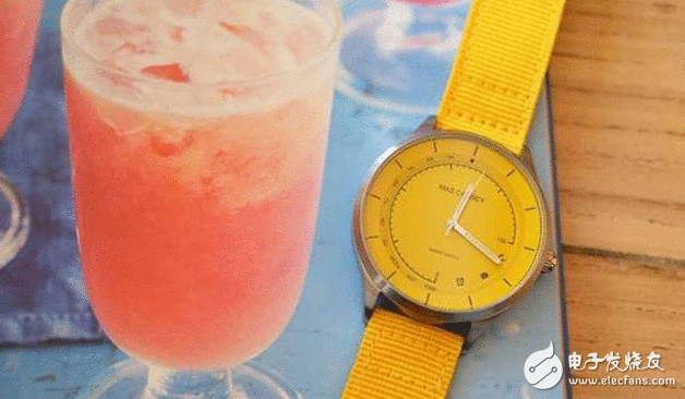 一年一充电 超强续航 马斯凯尼智妙手表毗连办机同步数据