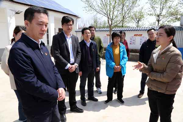 共青团安徽省委开展直属构造党员勾当日暨义务植树勾当