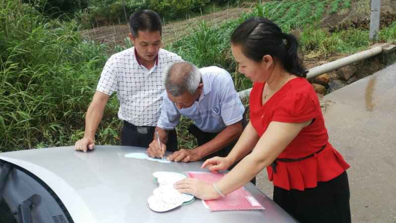 【一线实践】清远佛冈:“连心”小卡片,搭建代表选民“连心桥”