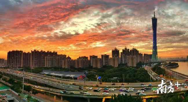 早上的七色祥云，黄昏又来接你下班了