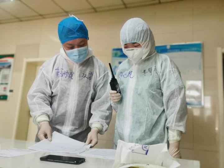 抗疫随队直击|“重庆、孝感相亲相爱” 两地医护人员互寄感激信连道五声“感激”