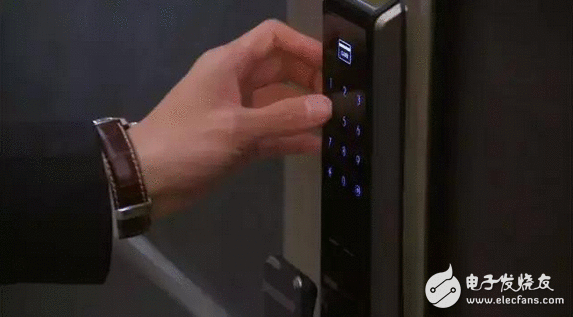 科技再牛逼，防盗是第一！智能指纹锁作为伶俐家庭的进口到底能不能为你保家护航