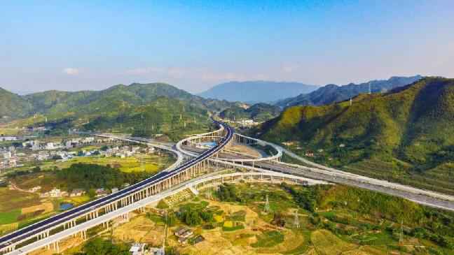 “交通延伸优美糊口”有奖征文来了！