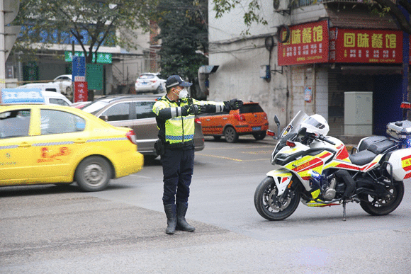 新春走下层|重庆全警带动 这几个瞬间是否打动了你？