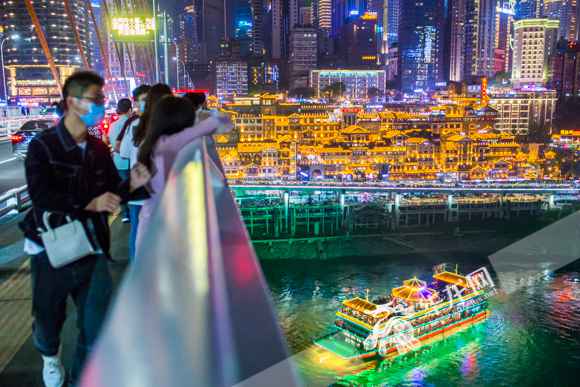 视频|这个五一节，重庆八大商圈揽金17.23亿