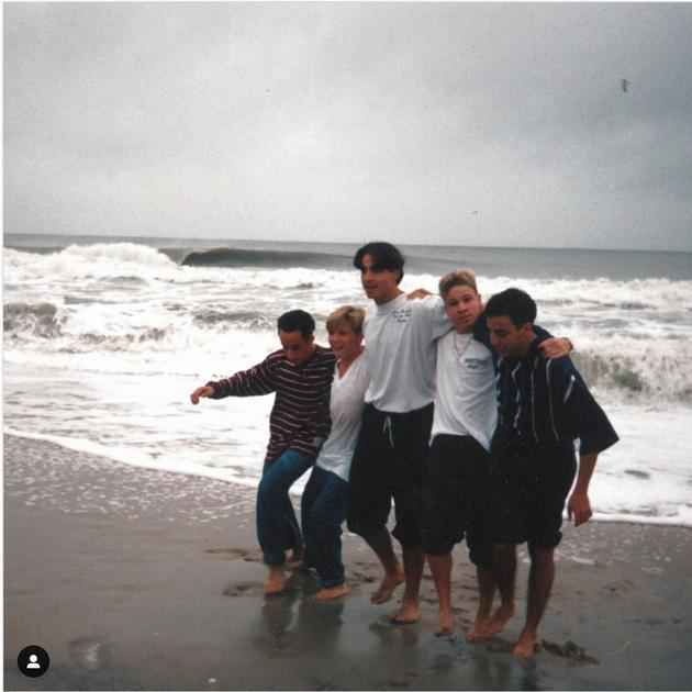 后街男孩发文庆祝组合创立27周年 贵重合影首曝光