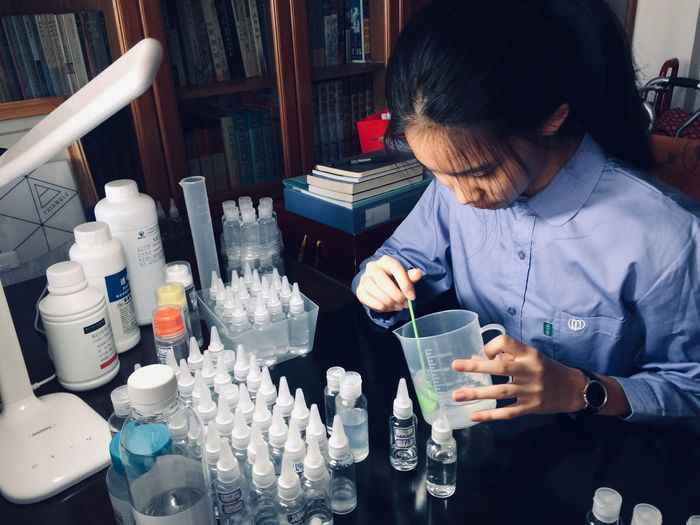 上阵“父女兵”山东父女俩自发研制免洗酒精消毒凝露