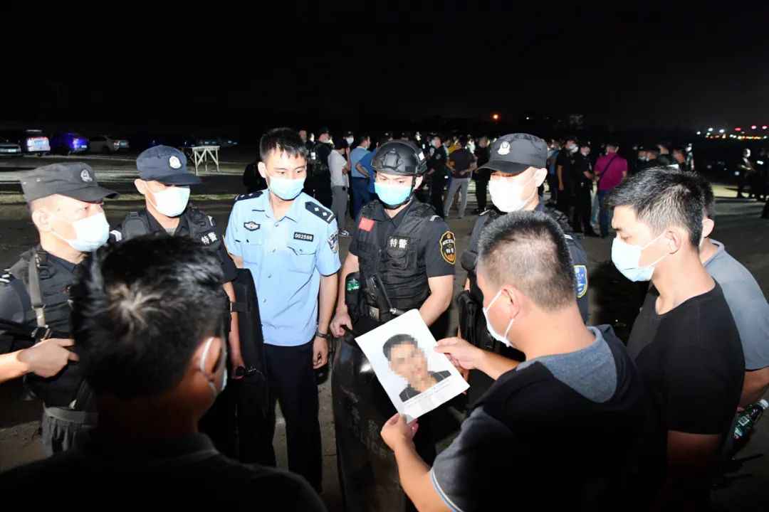 这绝对是你没看到过的 直击海南警方扫黑抓捕现场