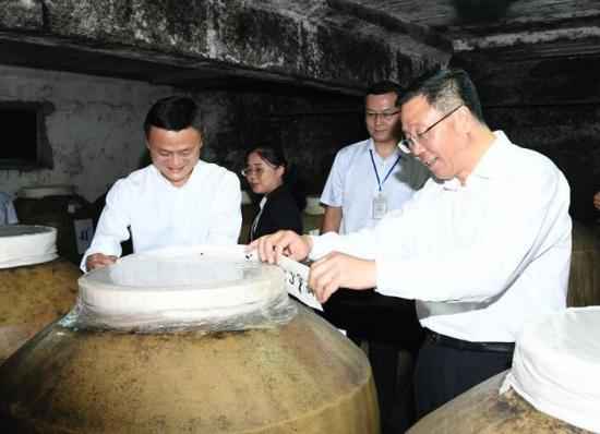  马云夜访茅台：打造大数据相助的经典样板 操作区块链技能打假