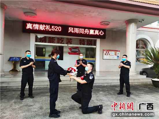 广西南疆警营520上演别样温情广告