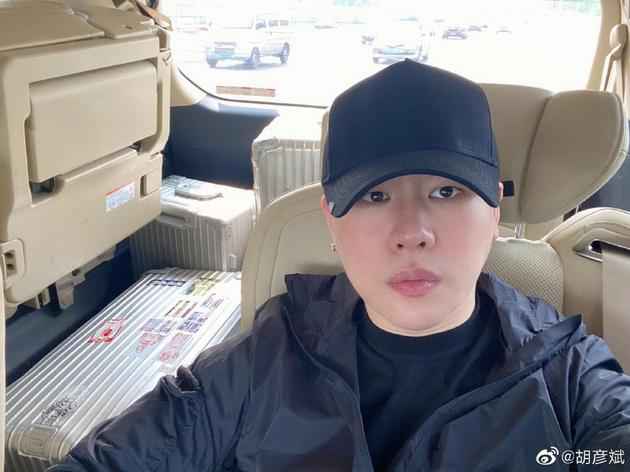 胡彦斌回怼郑爽：动不动就把前任拿出来遛一遛