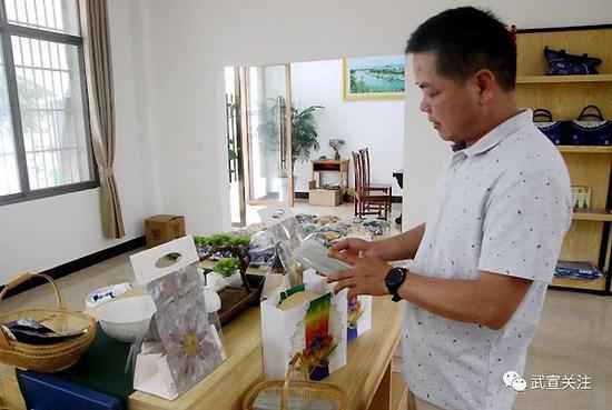 武宣县石耇村赵斌扬:“睡莲王国”的筑梦人