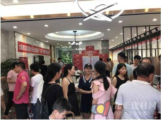  双喜临门|大角鹿中国第562家上海店和572家龙岩店盛大开业