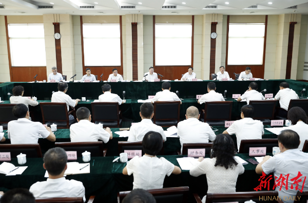 杜家毫在省自然资源厅调研：履职尽责 深化改良 敦促自然资源事情高质量成长